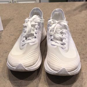 zoom fly sp triple white